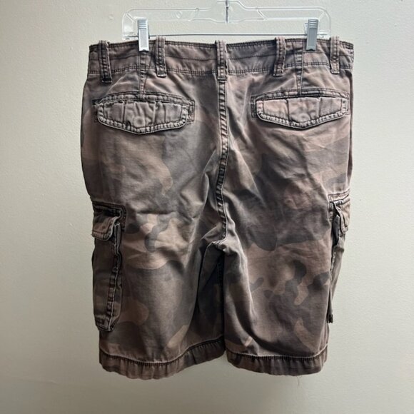 Men's Brown Camo cargo shorts - Picture 2 of 8